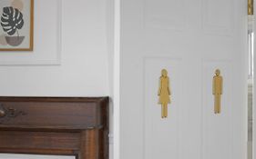 Bloomfield/Shadyside @E Stylish And Modern Private Bedroom With Shared Bathroom